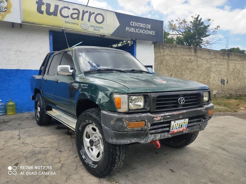 Imagen 3 de 10 de Toyota Hilux 1999 4x4 Sincrónico