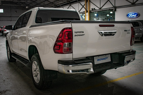 Imagen 6 de 11 de Toyota Hilux Srv 4x2 2.8l Modelo 2016
