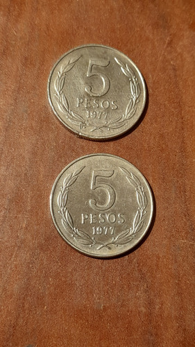 2 Monedas Chilenas De 5 Pesos: Años 1977 En Muy Buen Estado.