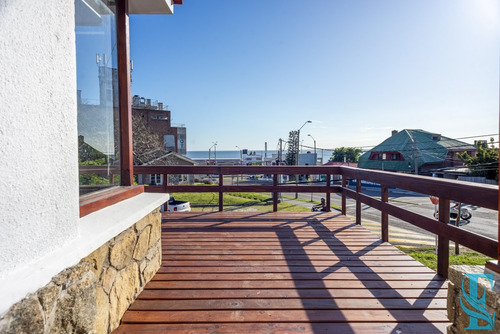 Casa Reciclada De 2 Dormitorios Y Medio Vista Al Mar - Punta Del Este