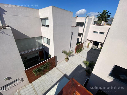 Imagen 28 de 30 de Triplex 5 Amb Con Terraza Y Patio Propio - Olivos