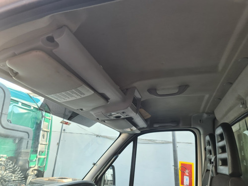 Iveco Daily 35s14 Com Bau Frigorifico Ano 2014 R$ 130.000.