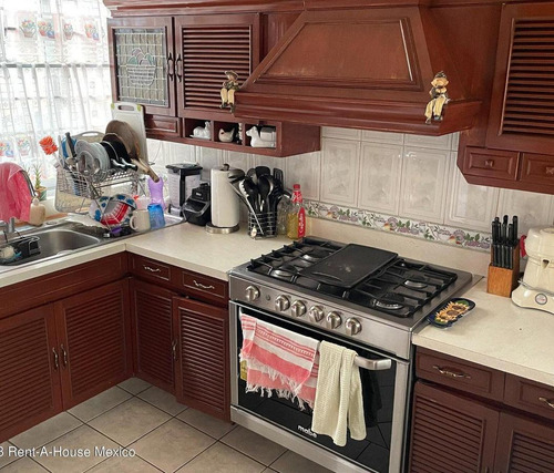 Casa En Venta En Ciudad Satelite Naucalpan De Juarez Gis 24-184