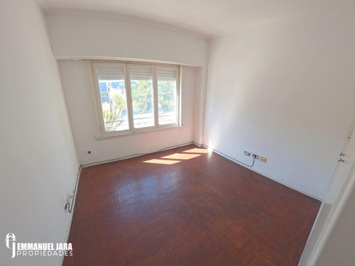 En Alquiler | Ph 4 Ambientes A La Calle