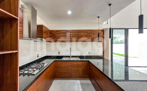 Casa Nueva En Renta En Mérida En Privada Zentura, Cholul