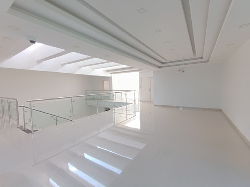 Alquiler Quinta En La Entrada, Naguanagua. Inmobiliaria Maggi 1988