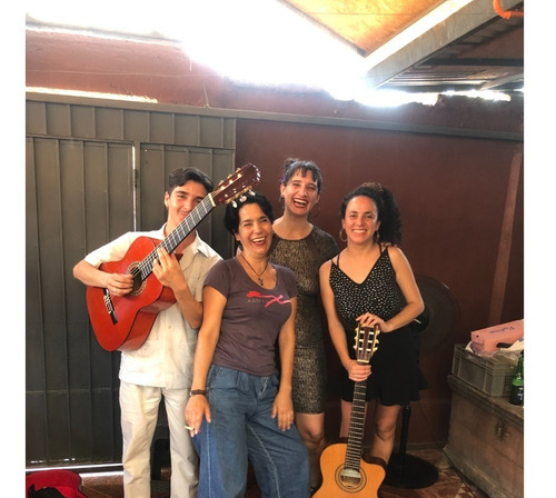 Imagen 3 de 5 de Musicos A Domicilio