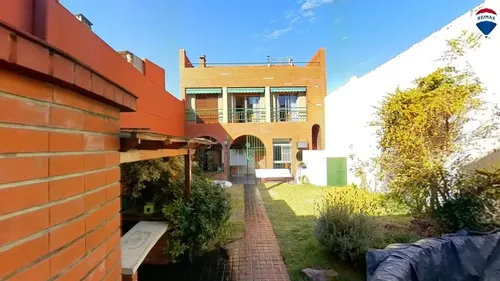 Venta Casa 6 Amb Jardin Pileta Cochera Liniers - foto 1