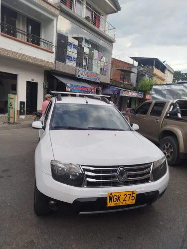 Vendo Duster Modelo 2015 4x4