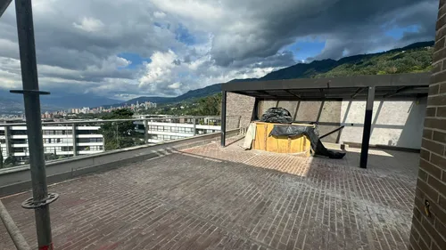 Apartamento En Venta En Loma Del Escobero. Cod V12466