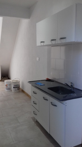 Venta En Block. Local A Estrenar + 10 Deptos De 2 Y 3 Amb + 4 Cocheras. Ideal Inversor.