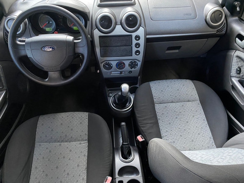 Imagem 8 de 10 de Ford Fiesta Se 1.0