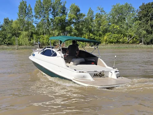 Regal 2150 Cuddy Mercruiser 4.3 V6 220 Hp