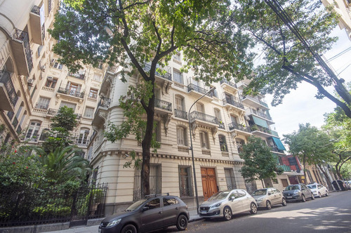 Departamento De 4 Ambientes En Edificio Histórico En Congreso