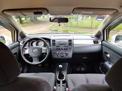 Imagen 7 de 11 de Nissan Tiida