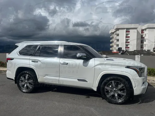 Toyota Sequoia 3.5 V6 Capstone