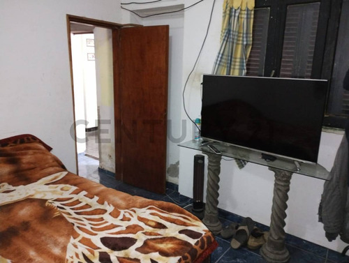 Venta - Casa De Pasillo - Rosario