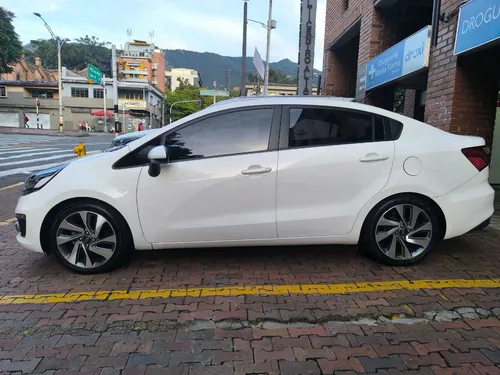 Kia Rio 1.4 4 p Automática