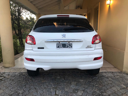 Peugeot 207 2015 1.4 Active 75cv