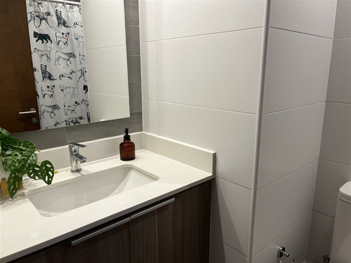 Departamento En Arriendo De 2 Dorm. En Las Condes