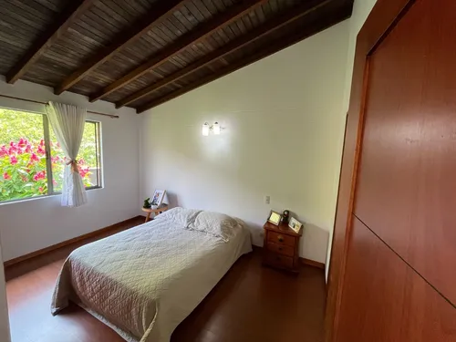Casa De Dos Niveles En Envigado
