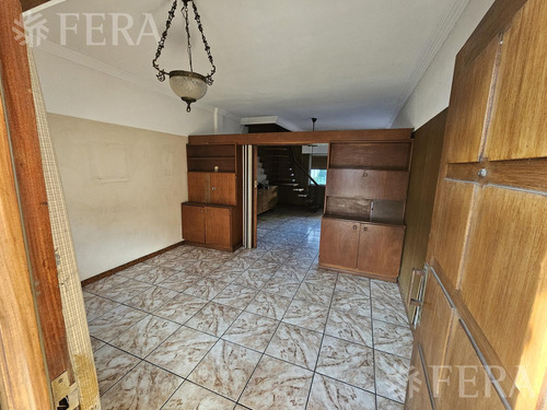 Venta De Casa De 4 Ambientes Con Cochera Y Quincho En Piñeyro