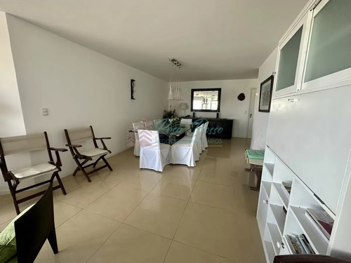 Alquiler De Apartamento De 3 Dormitorios + Dependencia En Amplia Planta En Playa Brava