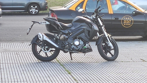 Imagen 5 de 15 de Benelli 180s