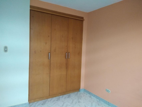 Imagen 2 de 18 de Eloisa Mejia Rentahouse Vende Townhouse En El Parral Valencia 22-9386