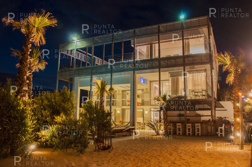 Excelente Casa En Alquiler En Primera Línea En Arenas De José Ignacio