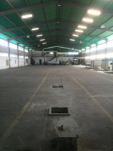 Imagen 1 de 6 de Mónica Santana Vende Galpón Industrial En Puerto Cabello. Zona Industral. Cod: 446462