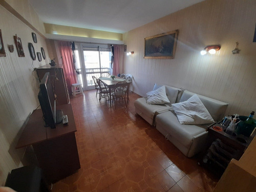 Imagen 2 de 23 de Departamento 3 Ambientes - Al Frente - Alberti 1800