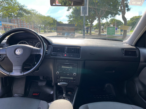 Volkswagen Golf 2.0 Highline Tiptronic