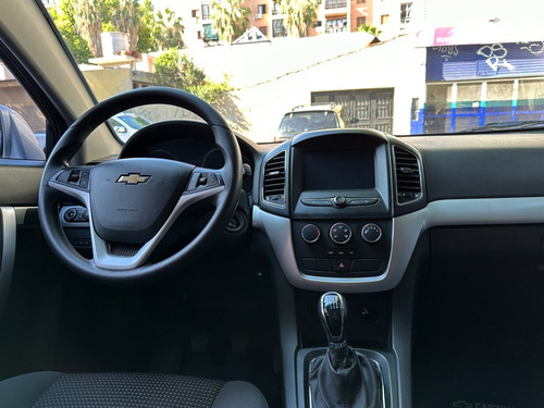 Imagen 6 de 9 de Chevrolet Captiva Ls 2.4 (l17) Impecable