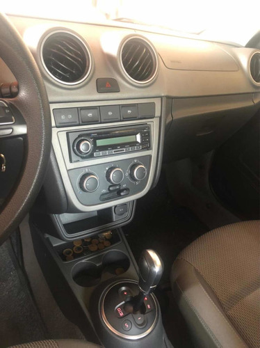 Imagem 7 de 12 de Volkswagen Voyage 1.6 Vht Comfortline Total Flex I-motion 4p