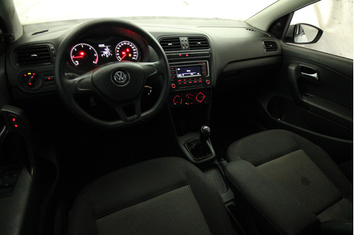 Volkswagen Vento 2.0 Confortline Mt