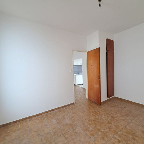 Venta Ph 2amb Con 2 Patios, Sin Expensas, Flores