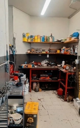 Se Vende Derecho A Llave De Taller Mecánico En Las Condes.