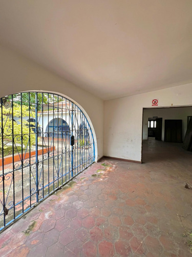 Casa Comercial En Alquiler Urbanizacion La Viña Valencia Carabobo. St
