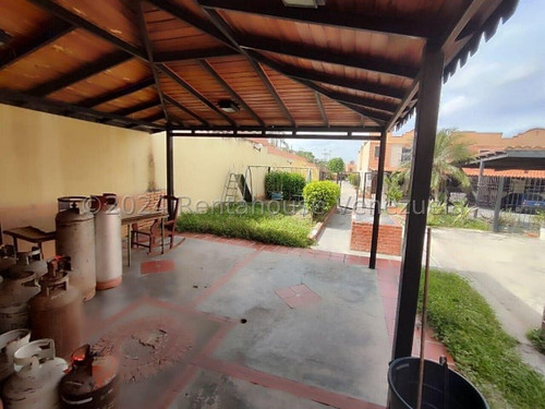 Juan Carlos González. Renta House Carabobo Vende Hermoso Townhouse Res. Villa Florencia I Urb. Tazajal Naguanagua Mls #24-25935 Rah/jcg.