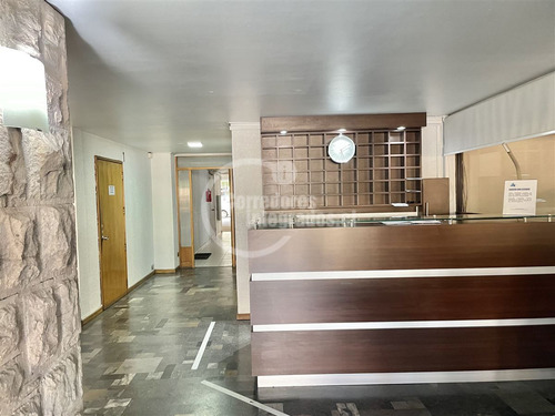 Departamento En Venta De 3 Dorm. Metro Manquehue