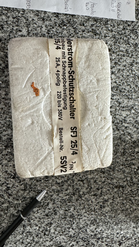 Interruptor Simmens 5sv2 070 Palanca Color Blanco Antiguo