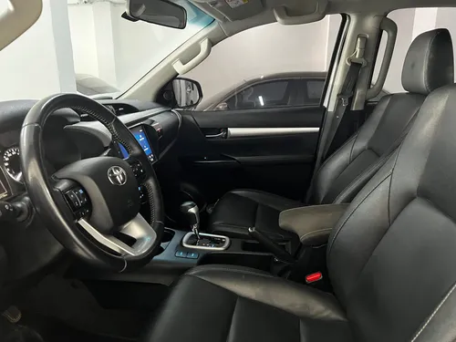 Toyota Hilux 2.4 Diésel Automática