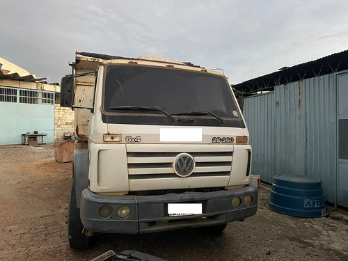 Caminhão Volkswagem 26260 Traçado 6x4 Ano 2004 Caçamba