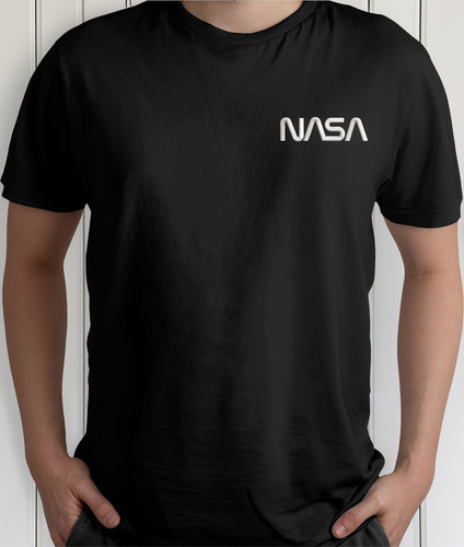 Playera Algodón Bordado Nasa Letras Bolsillo Texto Espacio