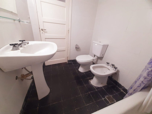 Venta Casa 4 Ambientes Y Amplio Parque Copacabana
