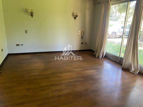 Casa En Venta De 5 Dorm. En Los Angeles