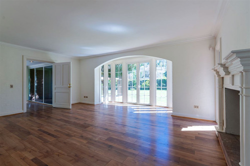Exclusiva Casa En Lo Curro Con Precioso Jardín