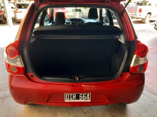 Imagen 4 de 12 de Toyota Etios Xls 1.5 M/t 2014