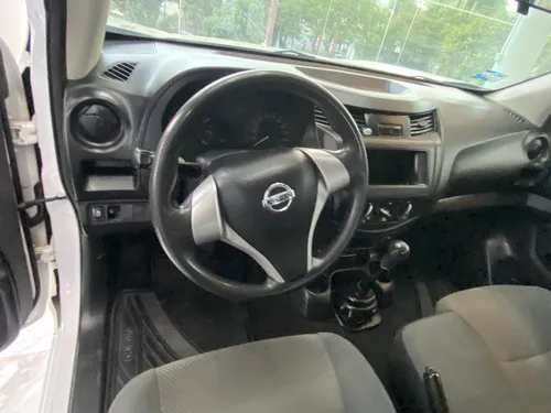 Nissan NP300 2.5 Doble Cabina S Aa Pack Seg Mt